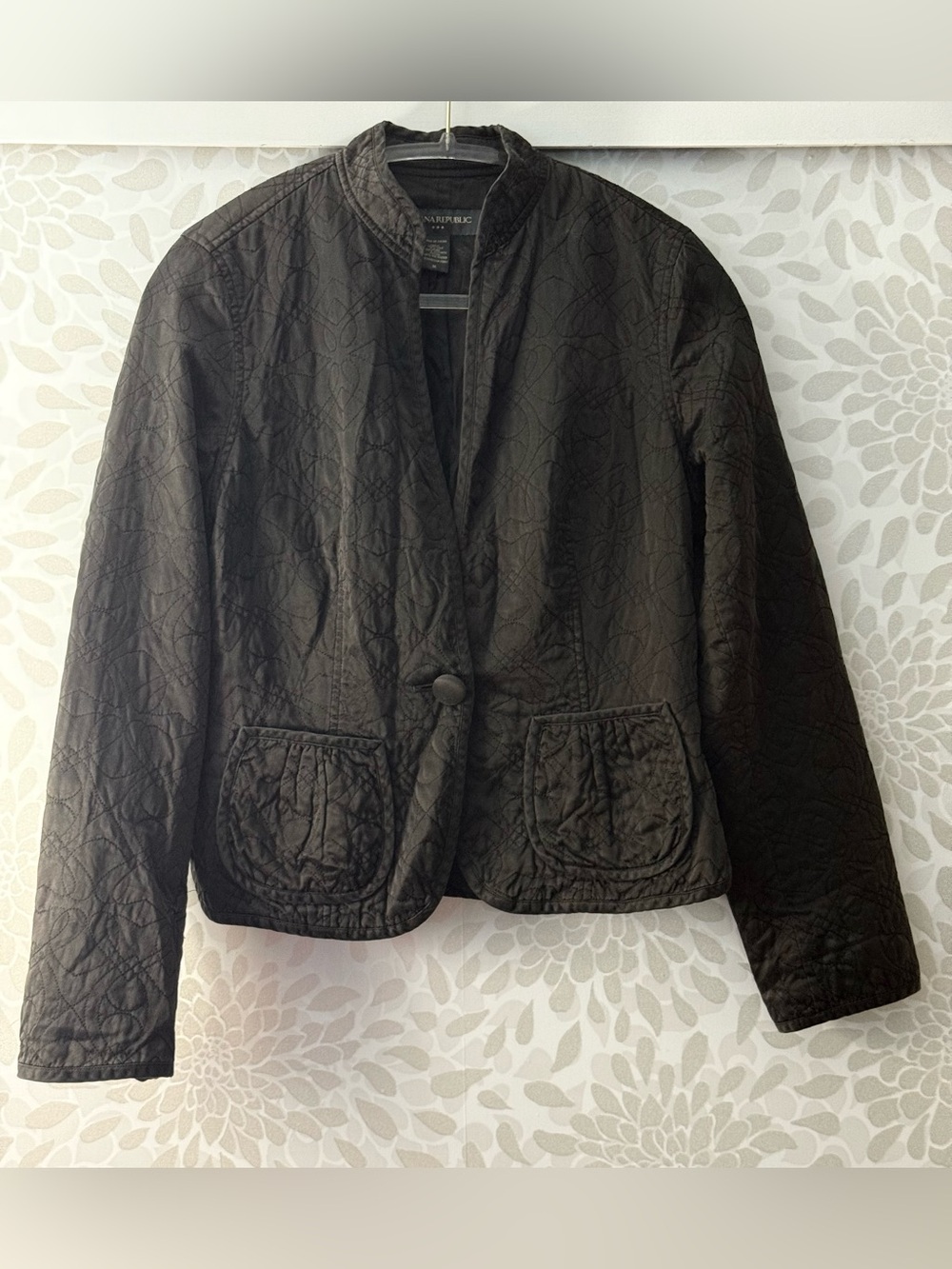 Vintage Banana Republic BR Women’s M Black SILK Quilted Short Jacket Blazer